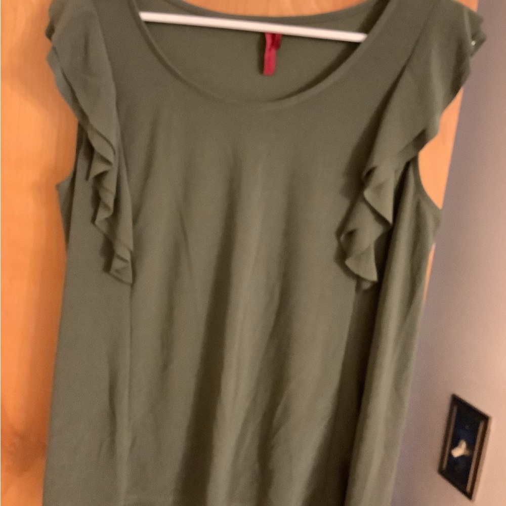 Women's Ruffle Sleeve Top - Green